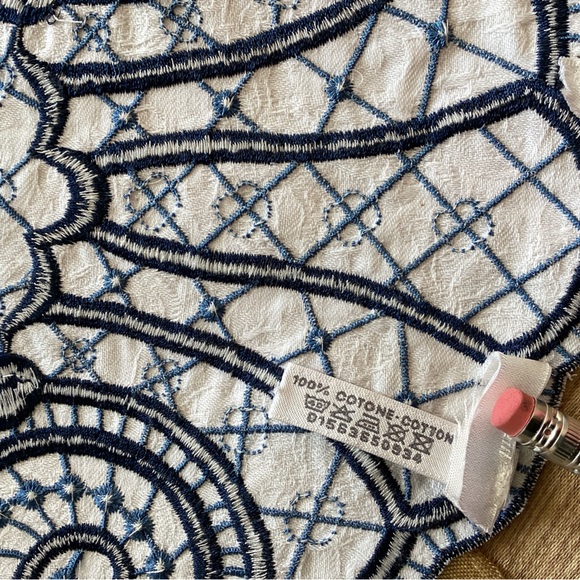 Two Navy and White E. Braun & Co. New York embroidered Placemats - Picture 4 of 7